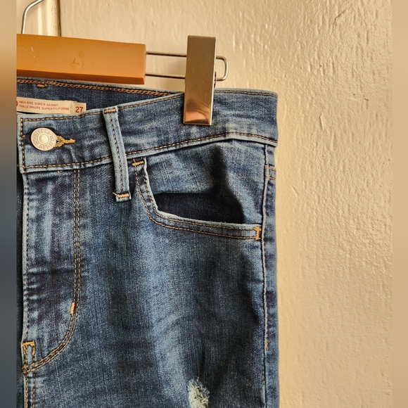 Levi's- 720 High Rise Super Skinny - Picture 5 of 9